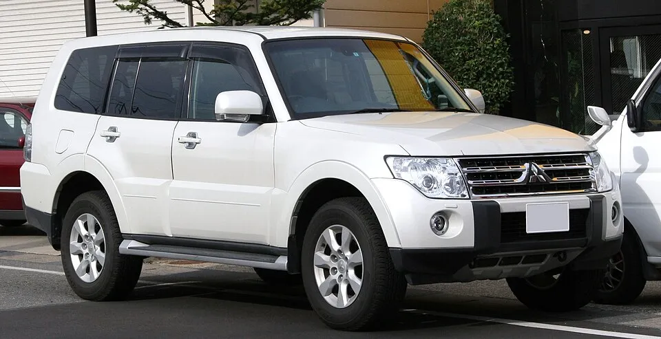 Mitsubishi Pajero (van)