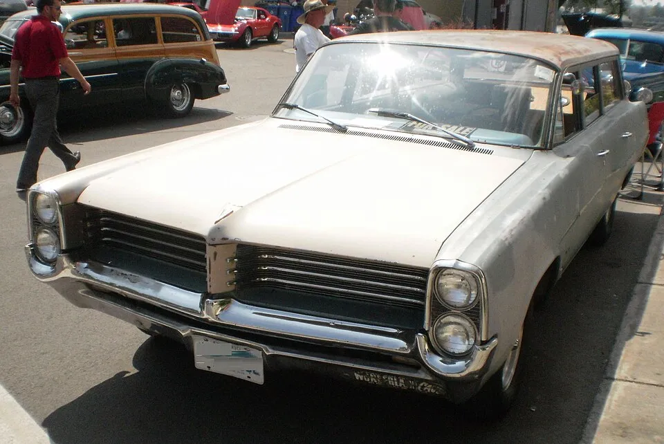 Pontiac Safari Wagon