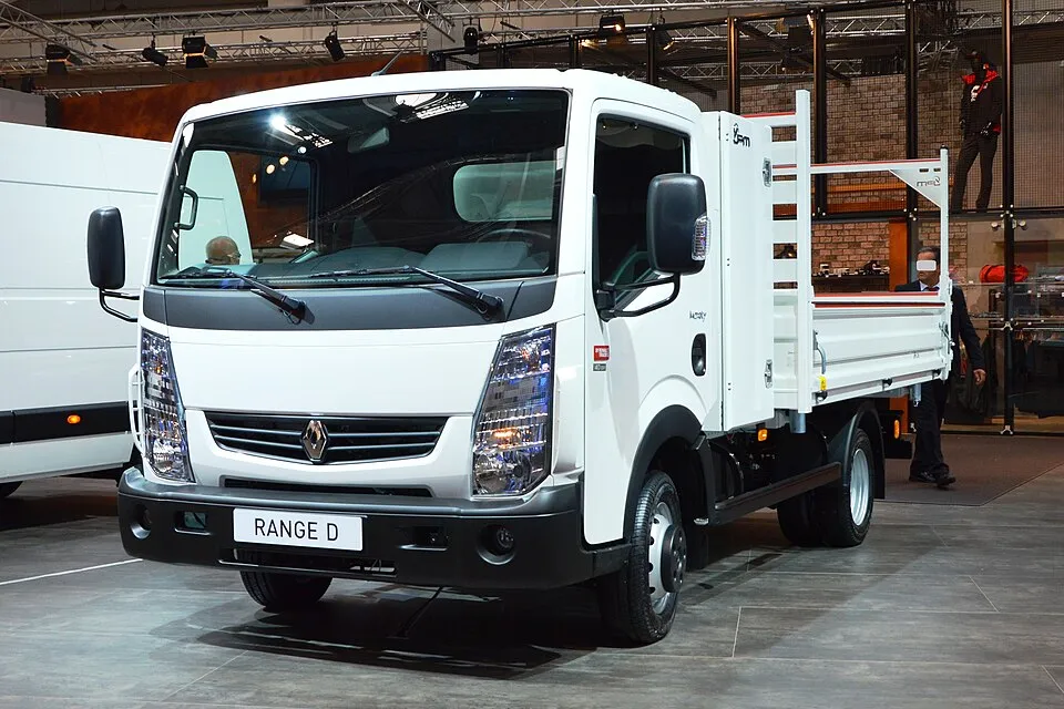 Renault Maxity (van)