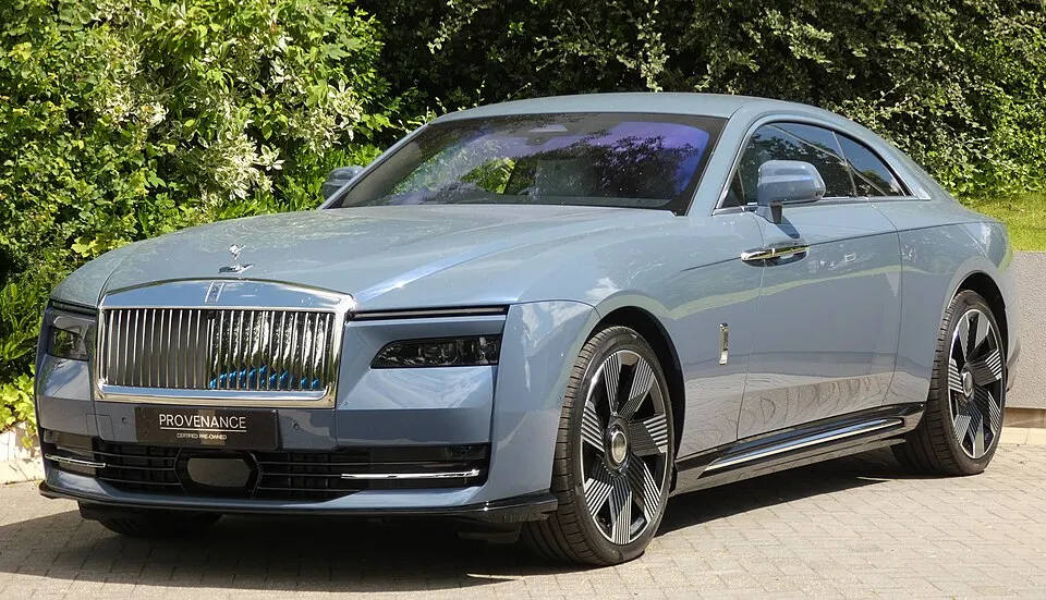 Rolls-Royce Spectre (22 inch wheels)