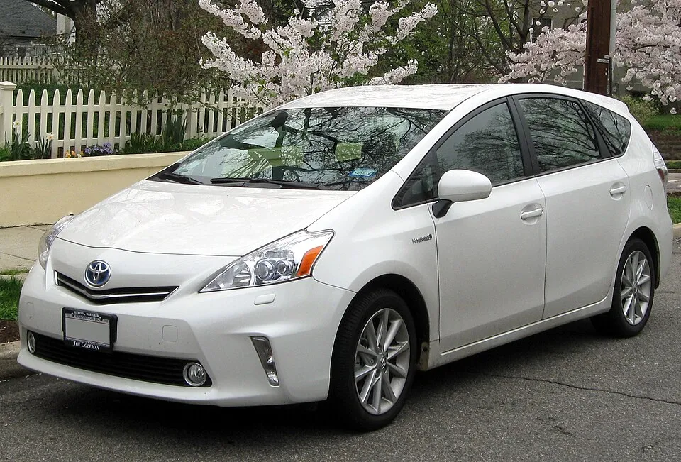 Toyota Prius v